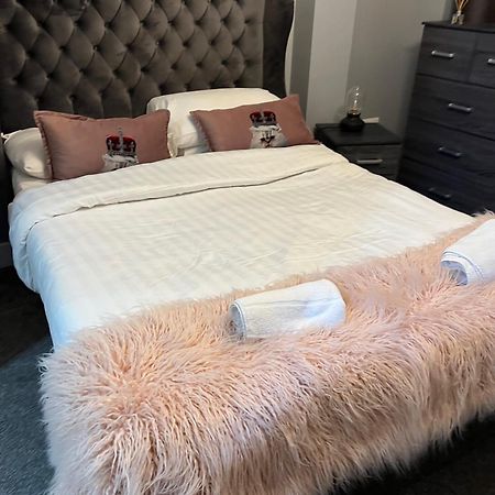 2 Bedroom Free Parking By Concert Square Sleeps 8 리버풀 외부 사진