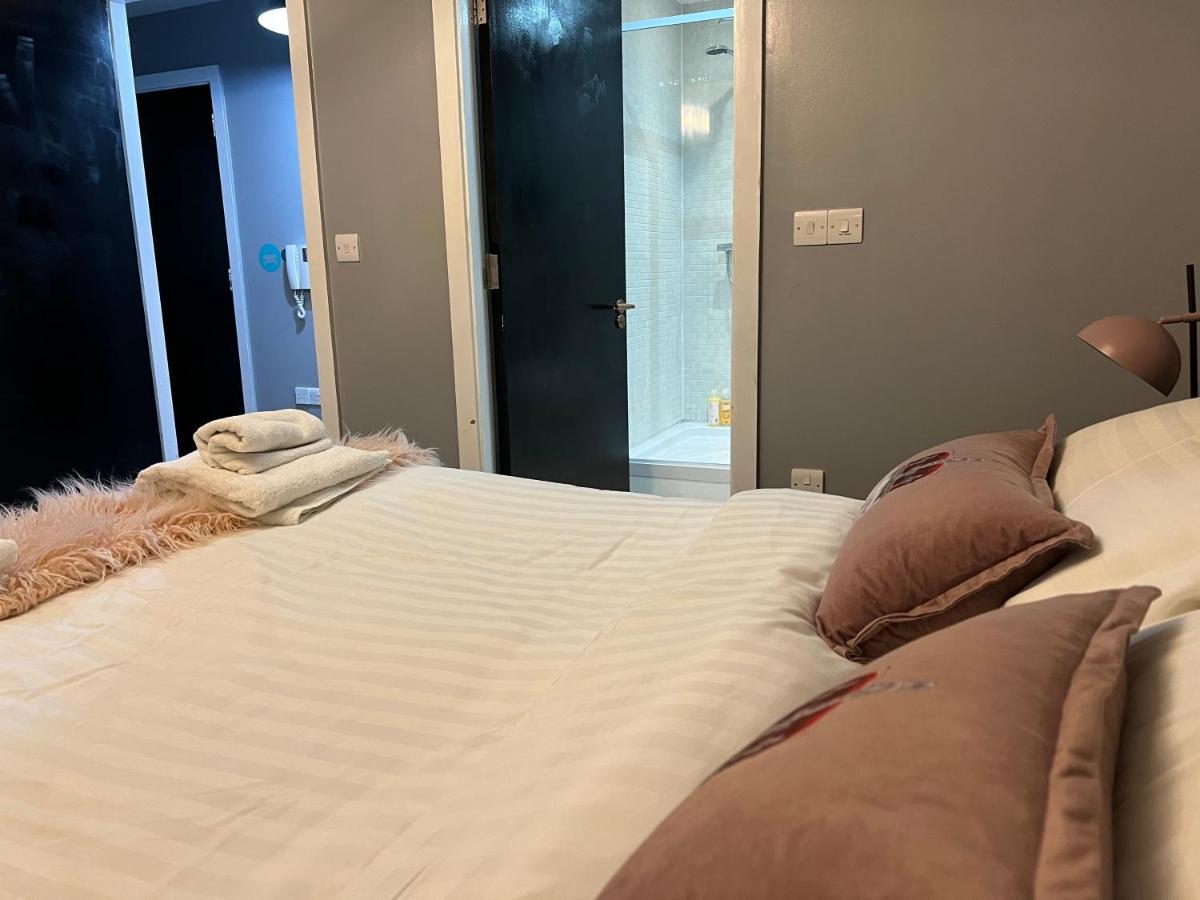 2 Bedroom Free Parking By Concert Square Sleeps 8 리버풀 외부 사진